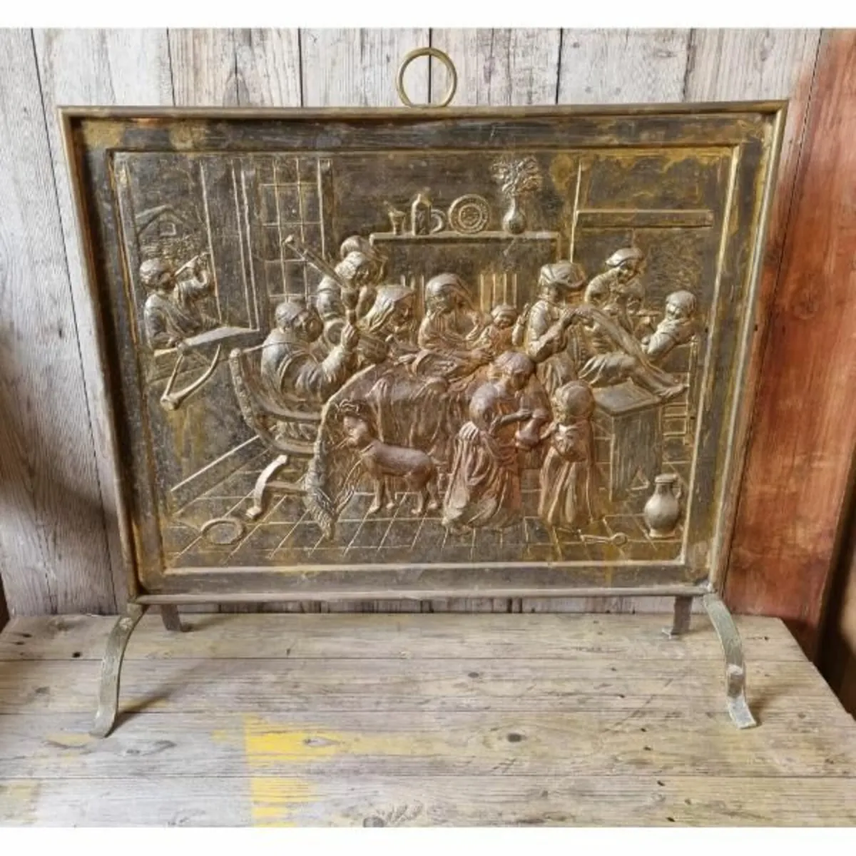 Pressed Brass Fire Screen and Bellows – KAS503 - Image 3