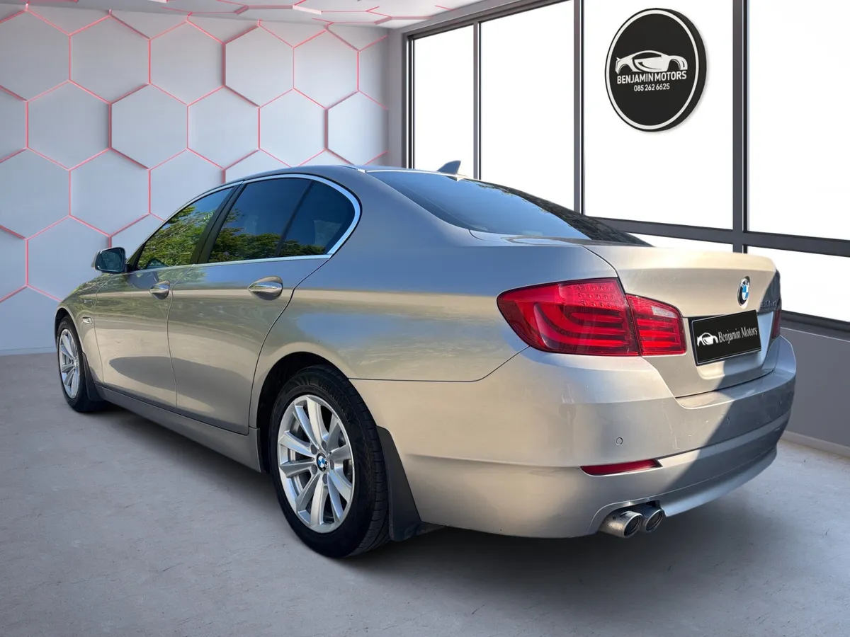 BMW 5-Series 2013 Business Edition Automatic - Image 4