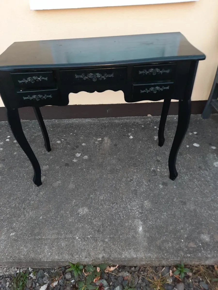 Occasional table - Image 1