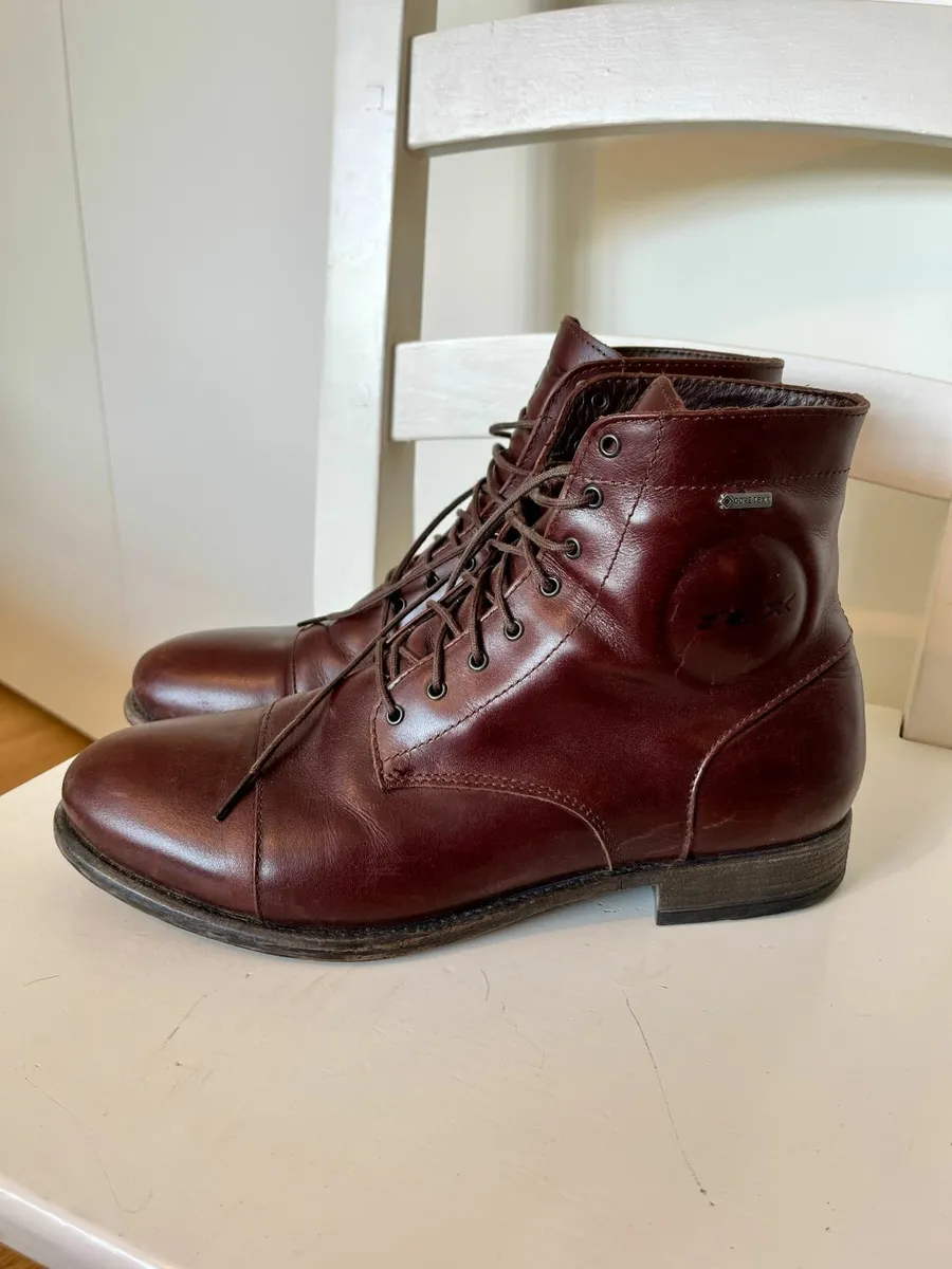 TCX Metropolitan Gore-Tex Motorcycle Boots - Image 4