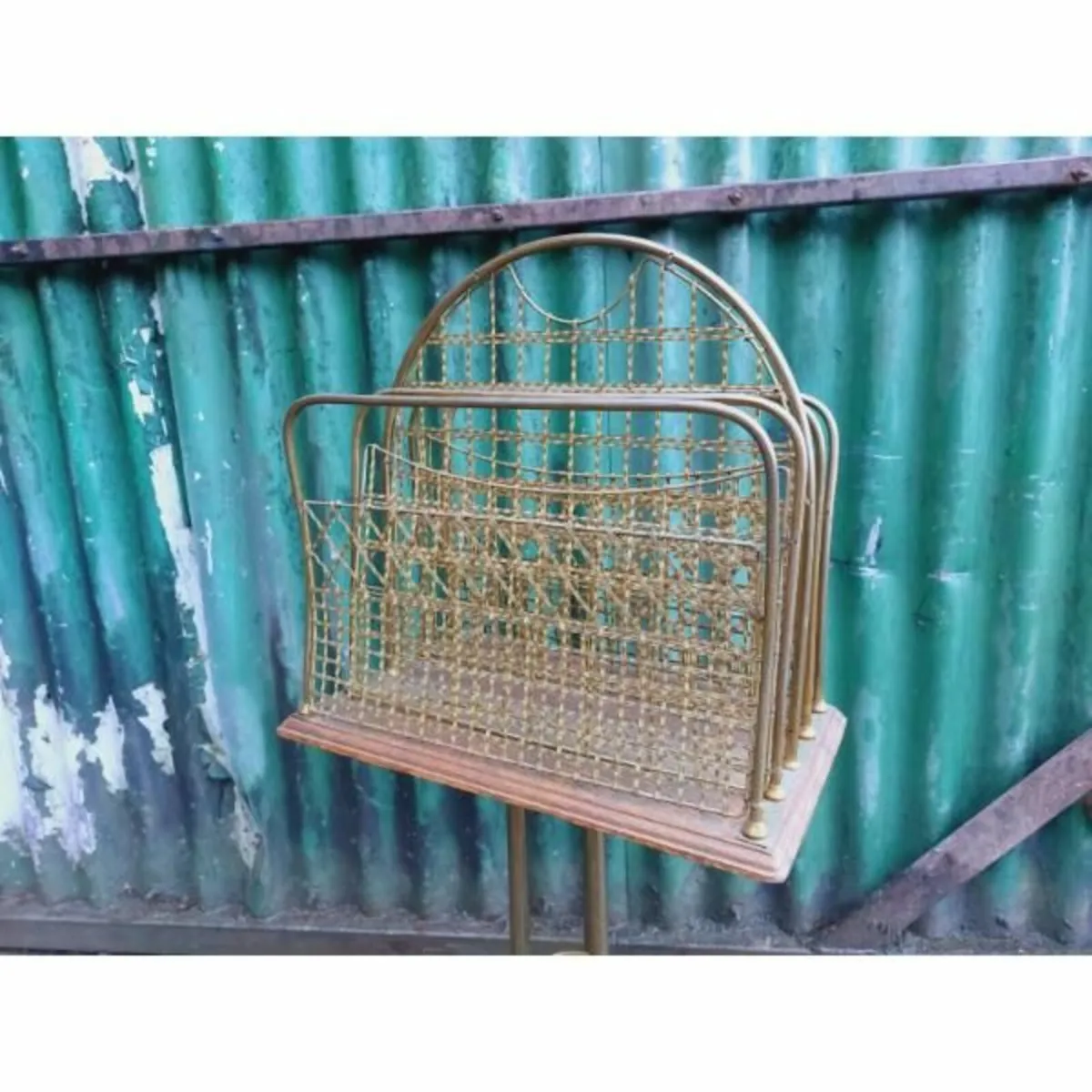 Revolving brass newspaper / magazine rack – KAS351 - Image 3