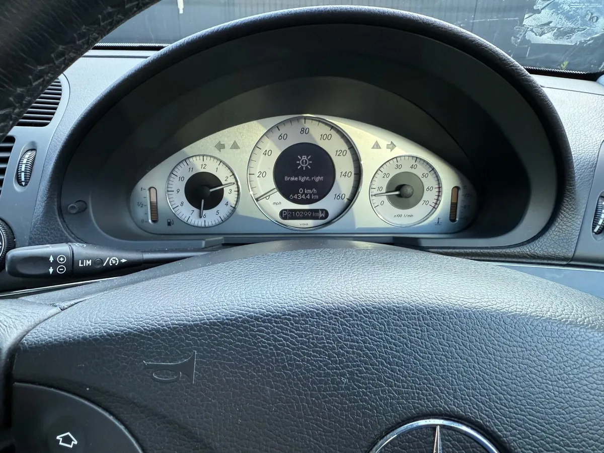 Mercedes E500 - Image 1