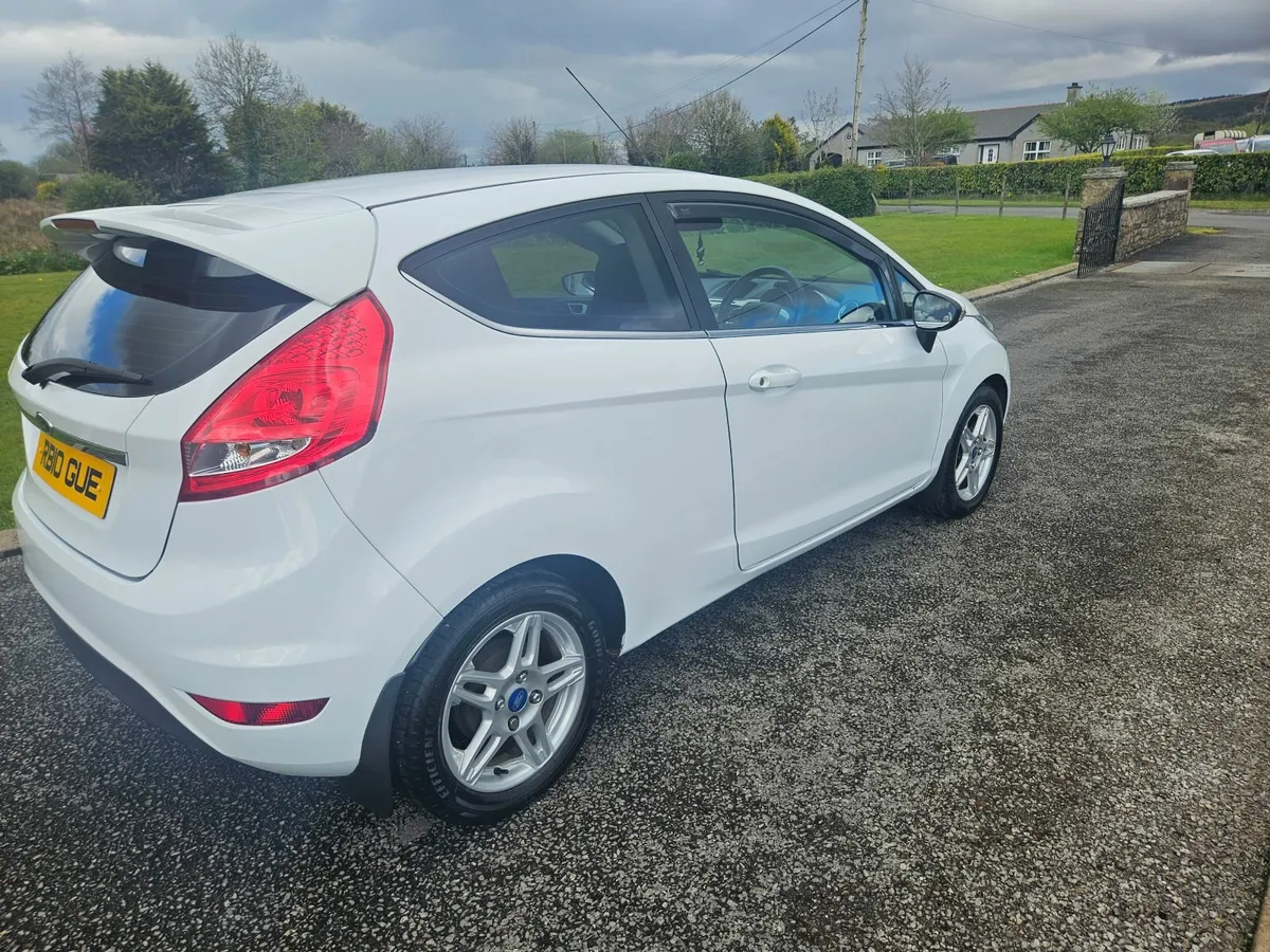 2012 Ford Fiesta 1.25 Zetec (3dr) - Image 3