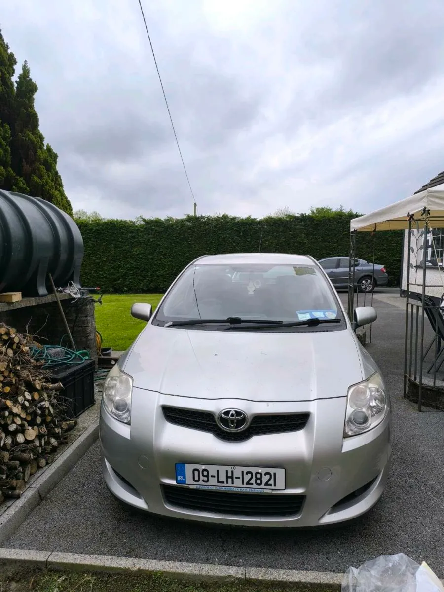 2009 Toyota Auris - Image 1