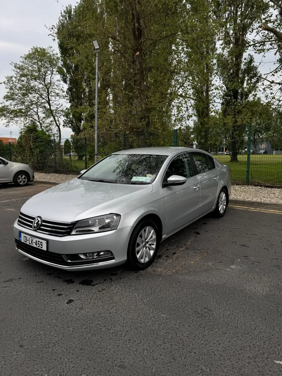 Volkswagen Passat 2013 - Image 2