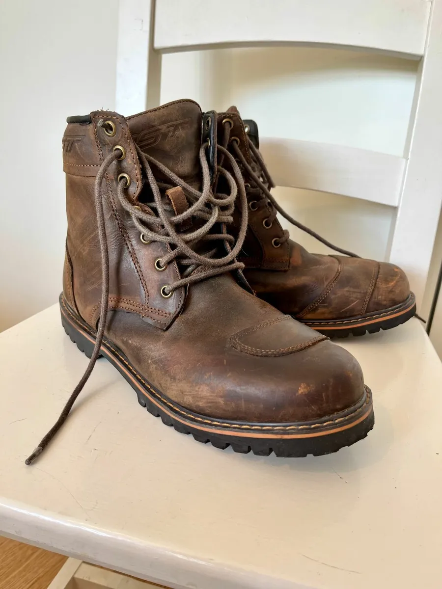 Roadster CE Waterproof Mens Motorcycle Boots - Image 1