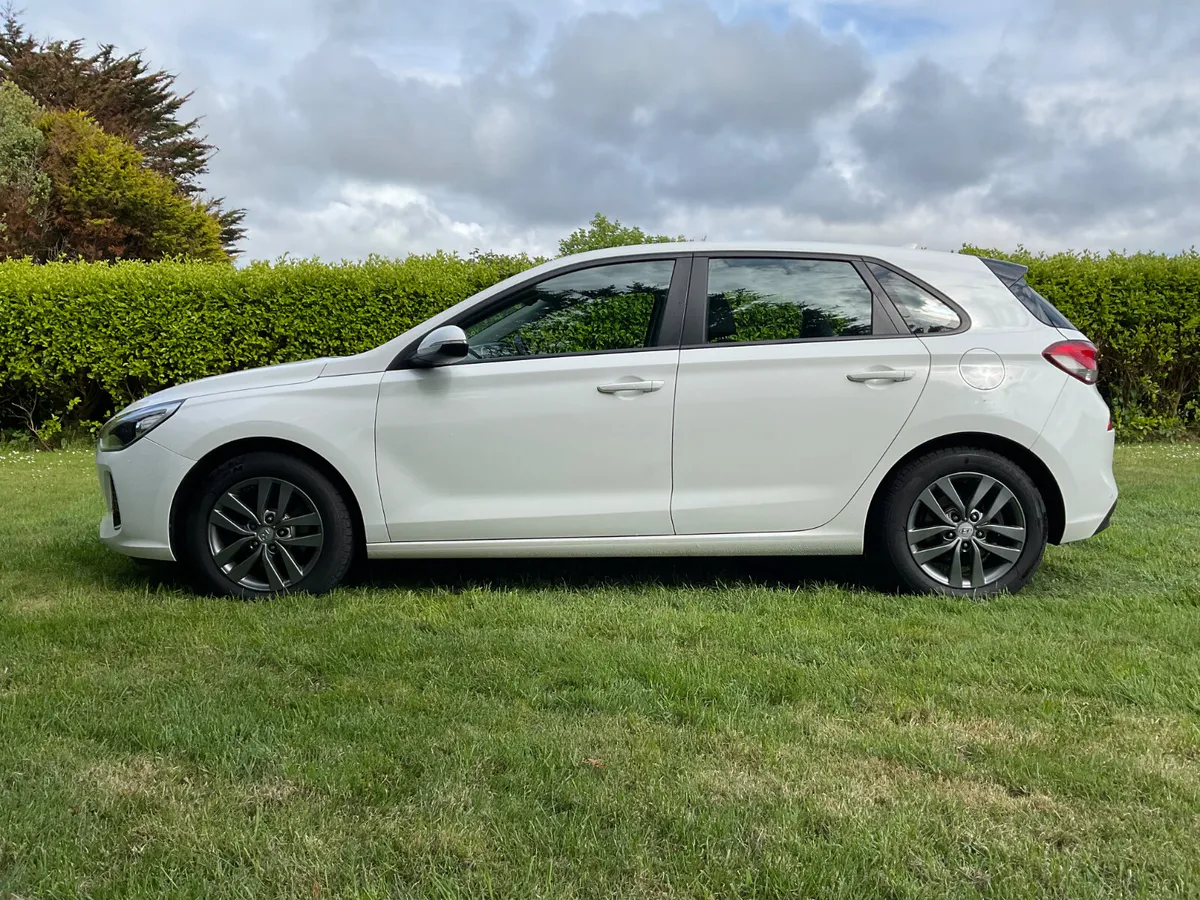 2017 Hyundai i30 SE NAV 1.6 CRDI - Image 4