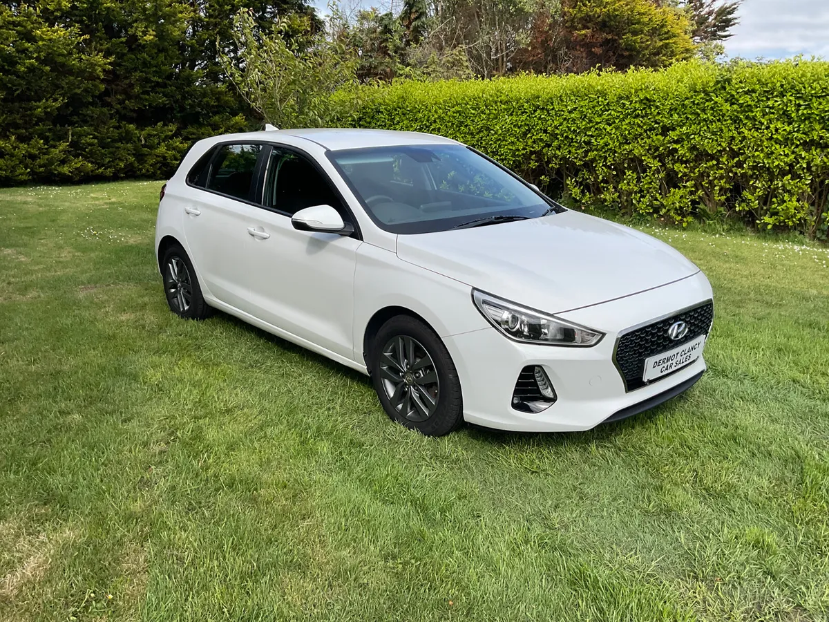 2017 Hyundai i30 SE NAV 1.6 CRDI - Image 1