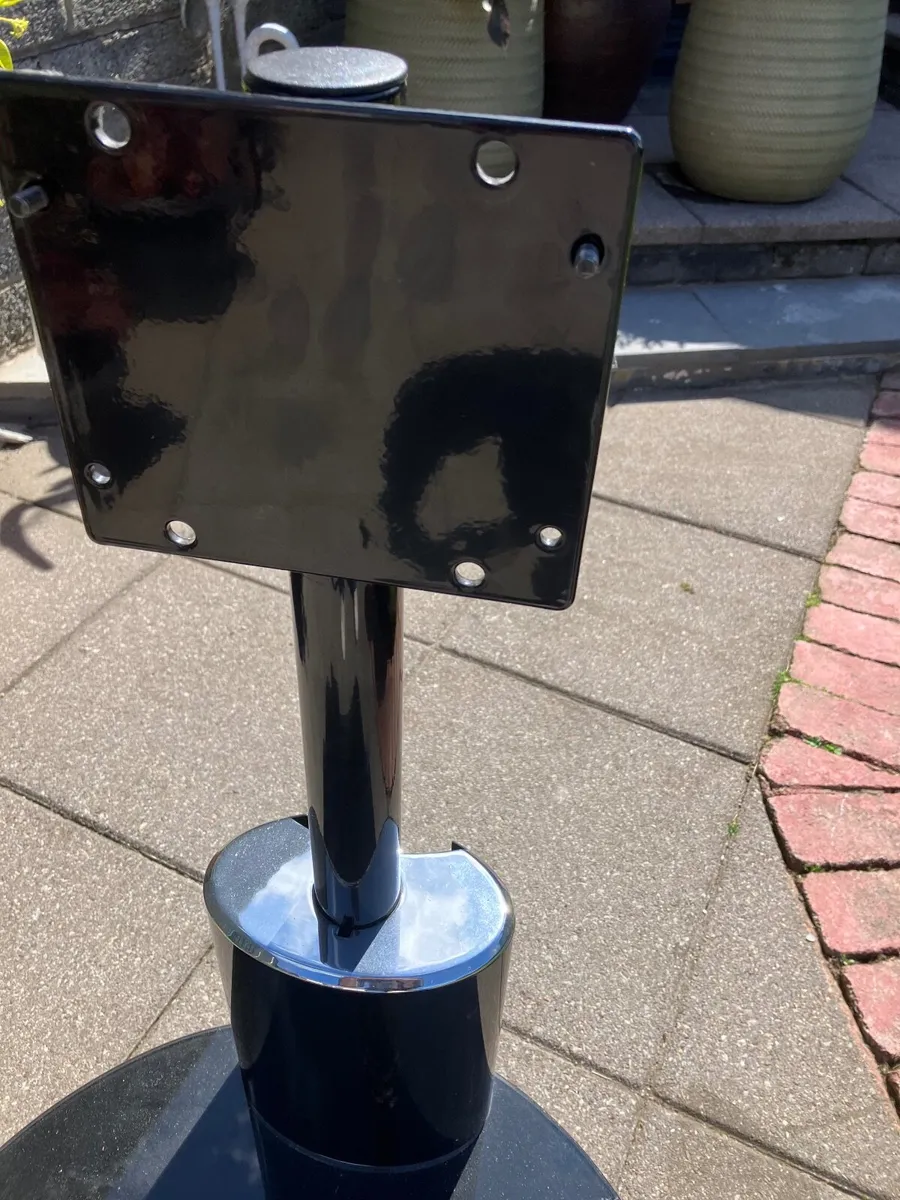 TV Stand - Image 2