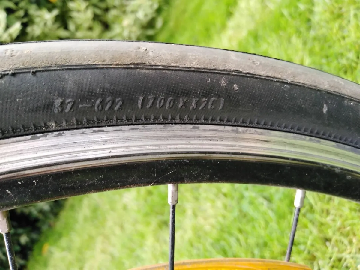 Road bike - Image 2
