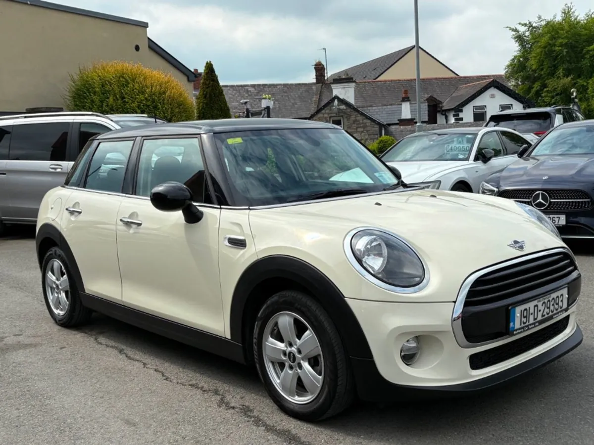 MINI HATCH Cooper Sport 5dr 1.5 Petrol - Image 2