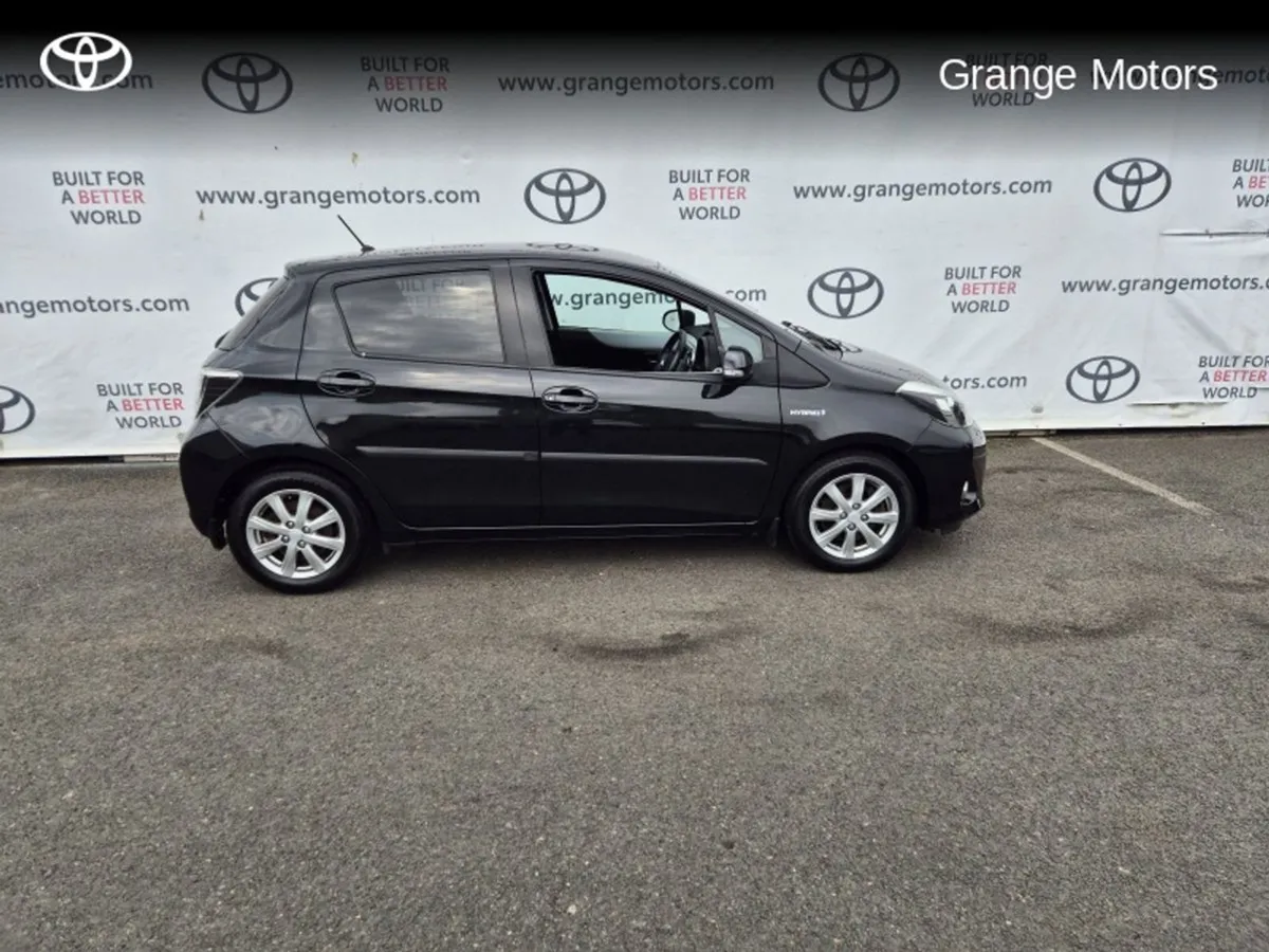 Toyota Yaris 1.5 Hybrid LUX 5DR - Image 3