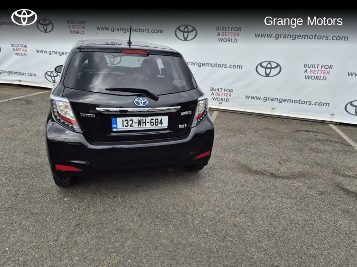 Toyota Yaris 1.5 Hybrid LUX 5DR - Image 4