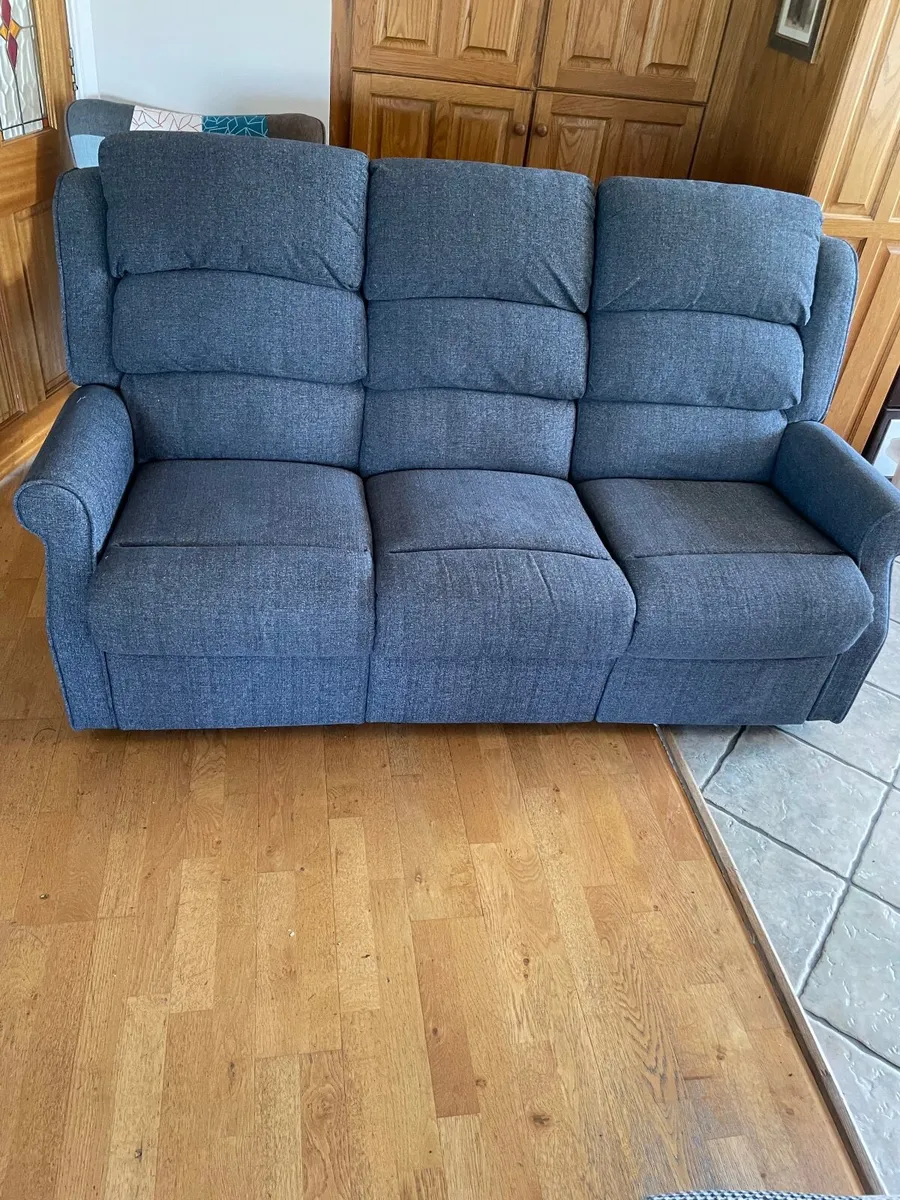 Three seater recliner Sofa - Image 3