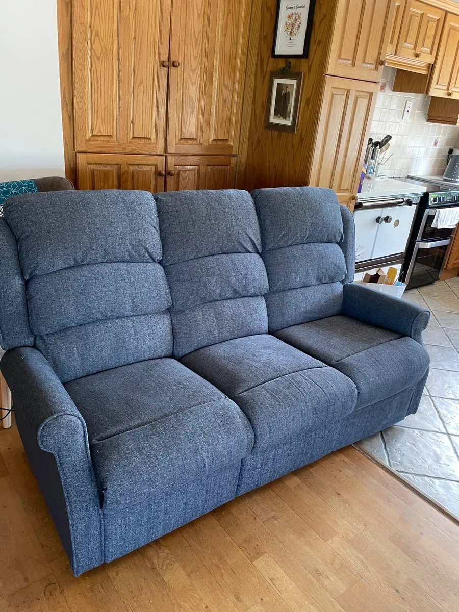 Three seater recliner Sofa - Image 4