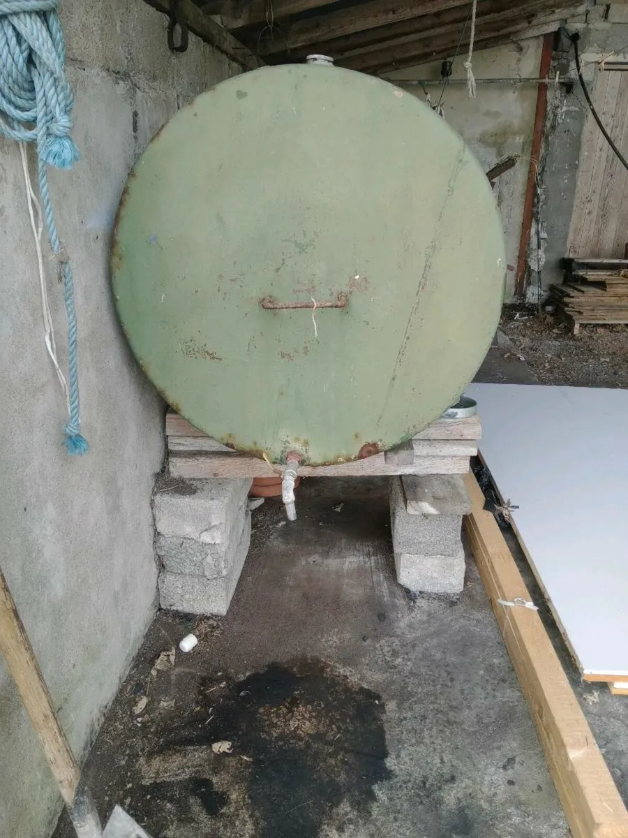 Fuel tank - Image 1