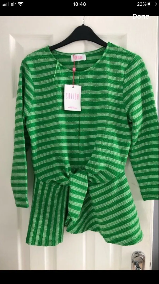 Ladies BNWT top size M €10 - Image 4