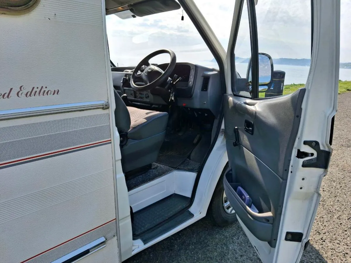 Motorhome - Image 4
