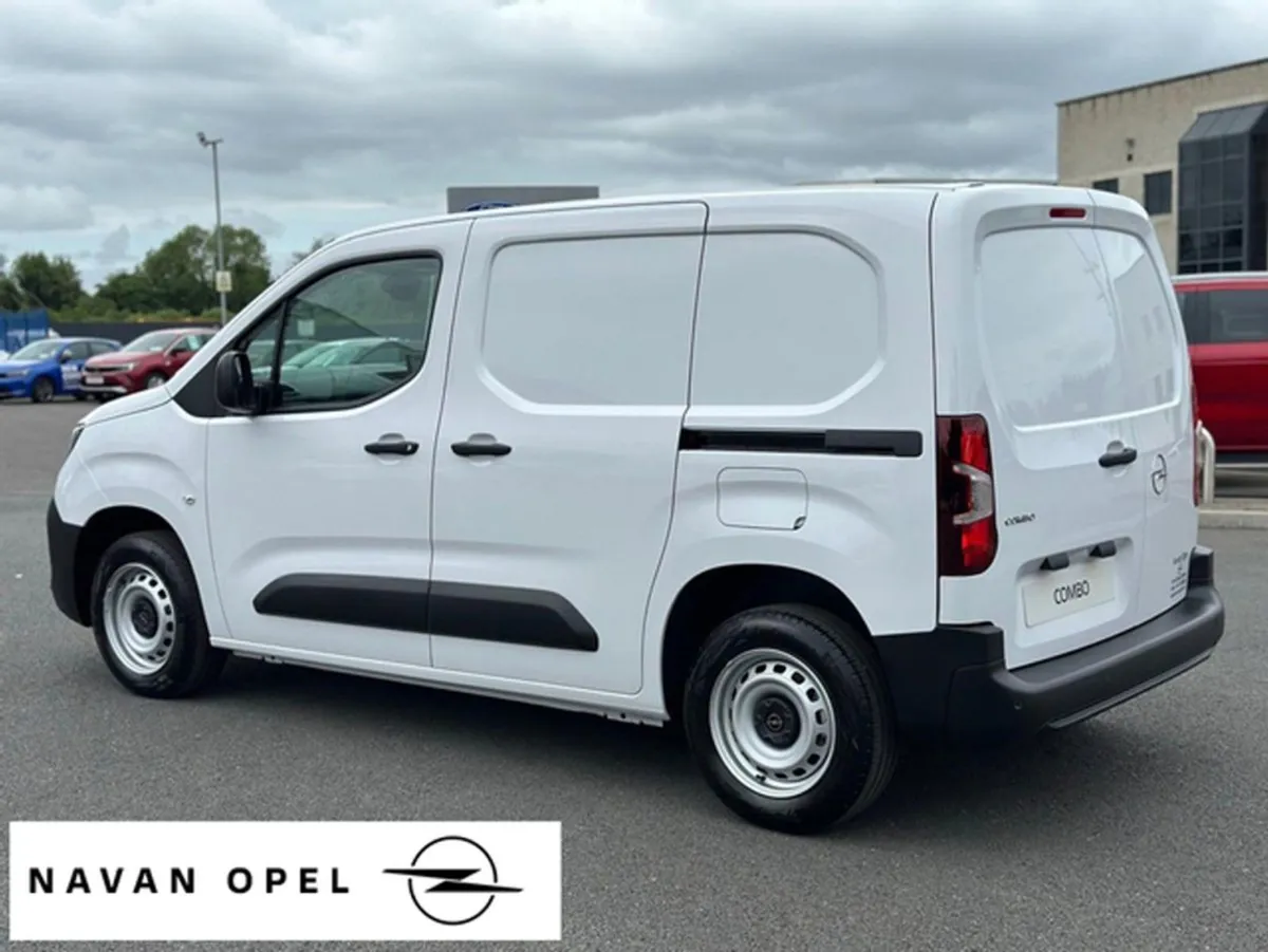 Opel Combo Komfort SWB 1.5td 100Ps Only  83 Per W - Image 3