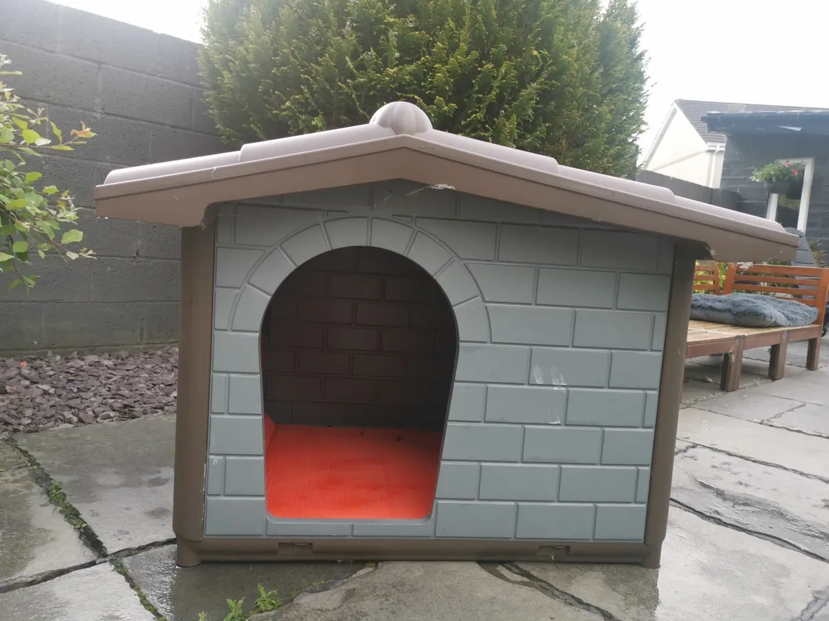 DOG Plastic Kennel w Double Wall Roof - Image 2