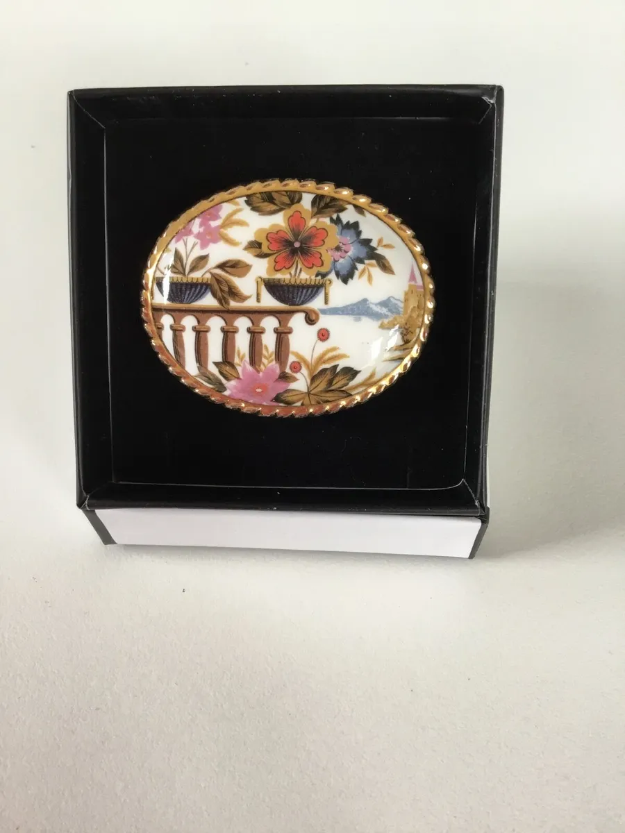 Aynsley brooch - Image 2