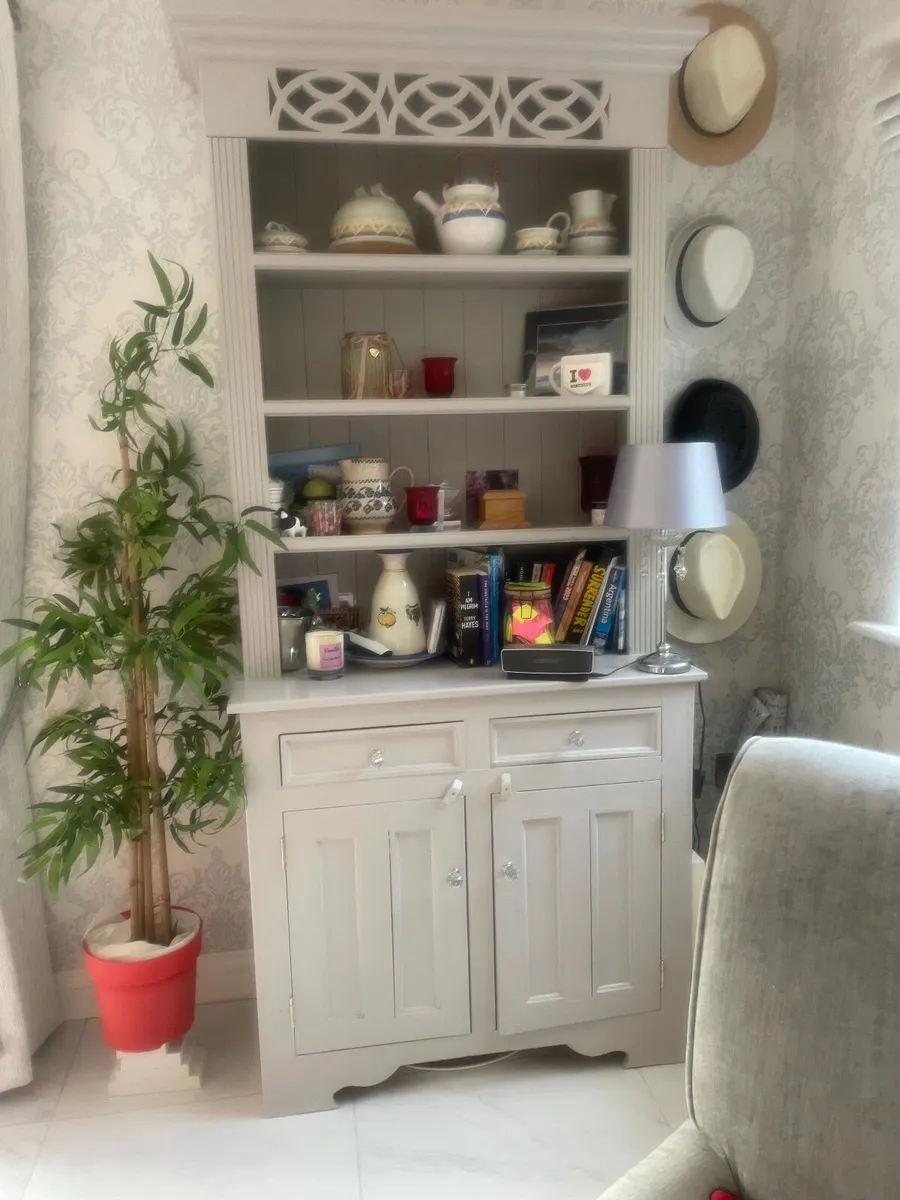 Kitchen dresser - Image 1