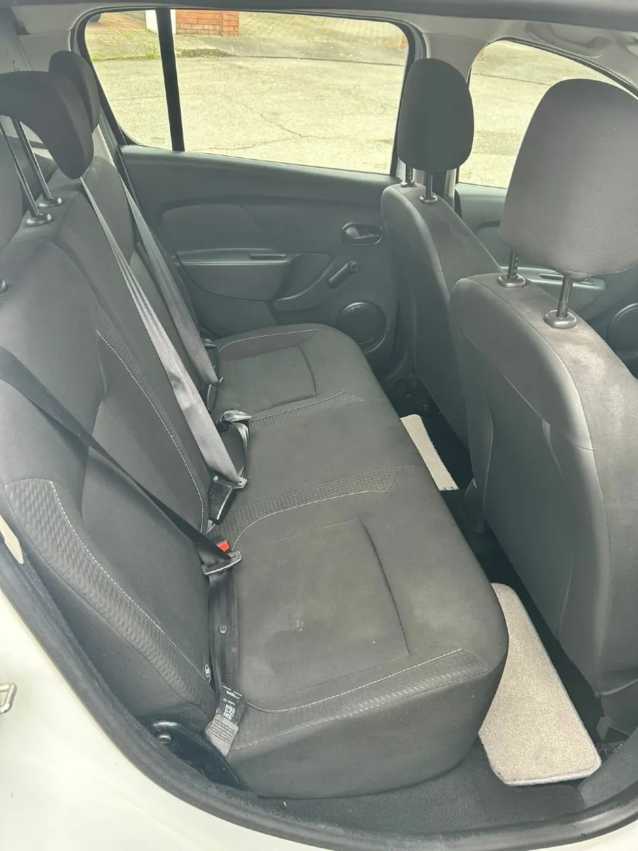 Dacia Sandero 2018 - Image 2