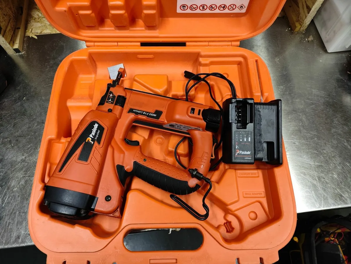 Paslode 18 ga pin gun