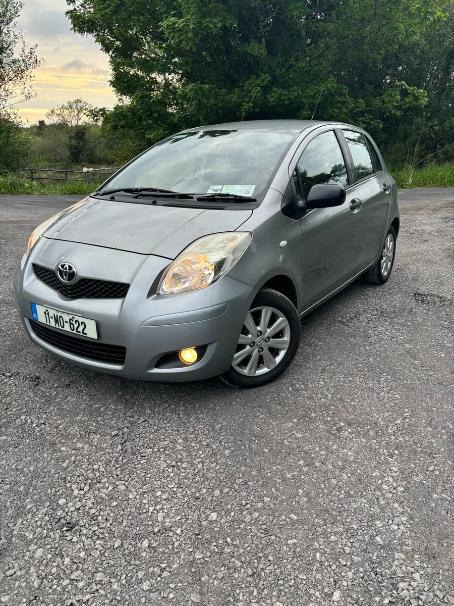 Toyota Yaris sport 1.0 - Image 1