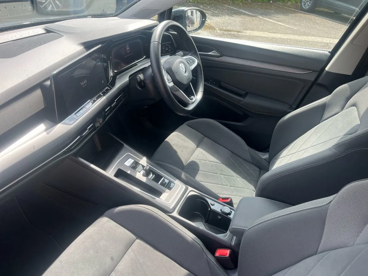Volkswagen Golf Style 1.5 Etsi 130HP DSG Mhev - Image 3