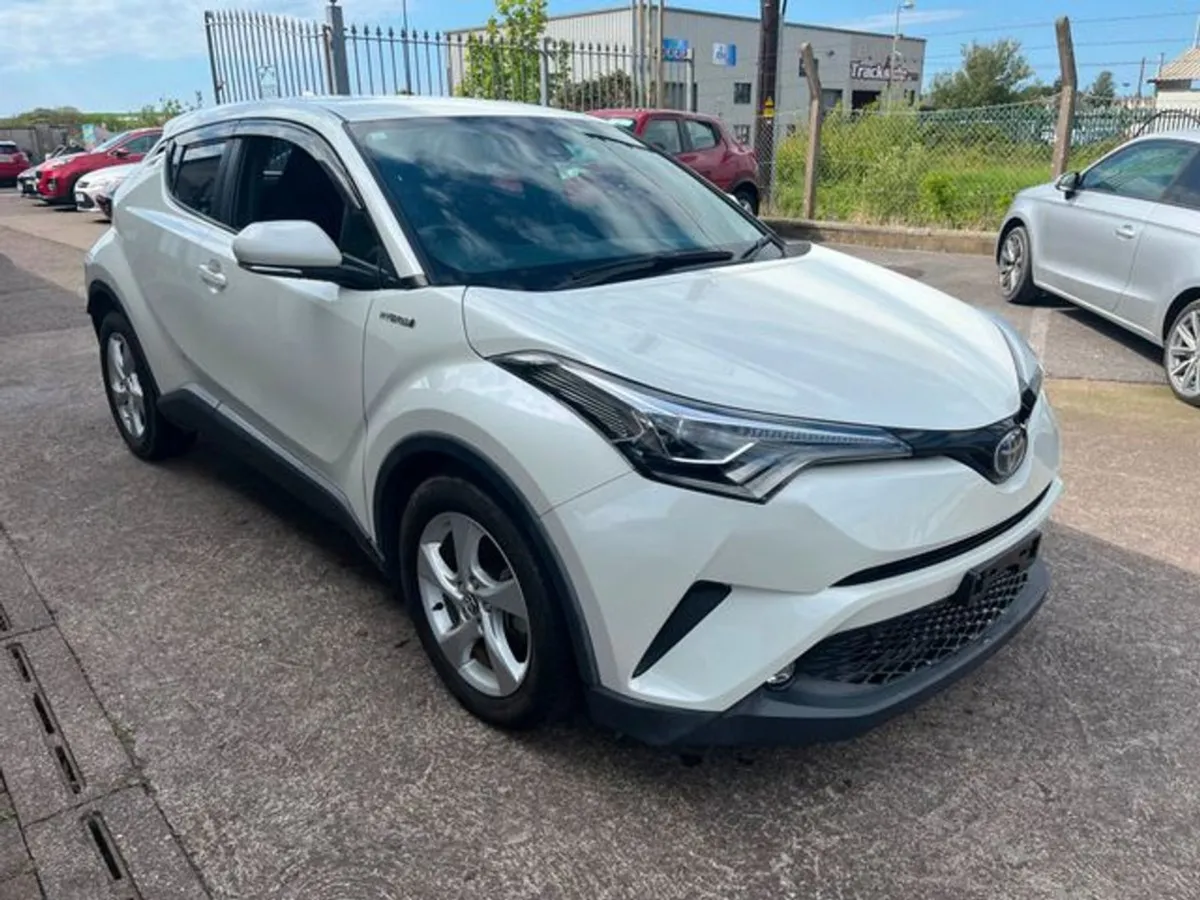 Toyota C-HR Hybrid Automatic - Image 2