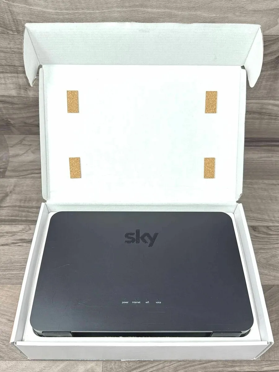 Sky Q Hub Broadband Wireless Wifi Router Modem SR2 - Image 2