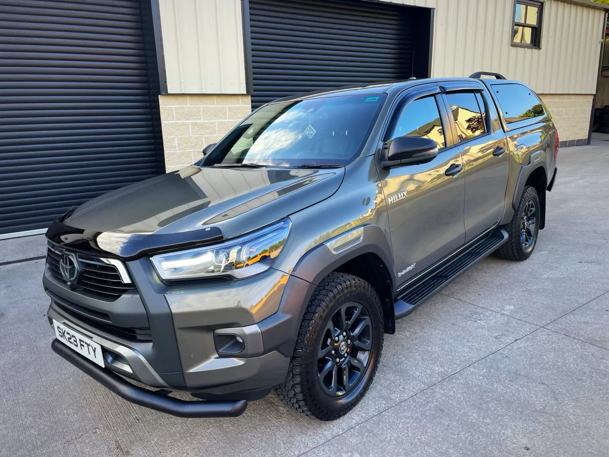 2023 TOYOTA HILUX 2.8 D4D INVINCIBLE X AUTO - Image 2