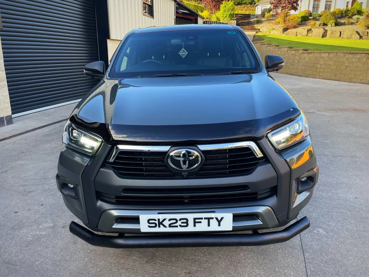 2023 TOYOTA HILUX 2.8 D4D INVINCIBLE X AUTO - Image 3