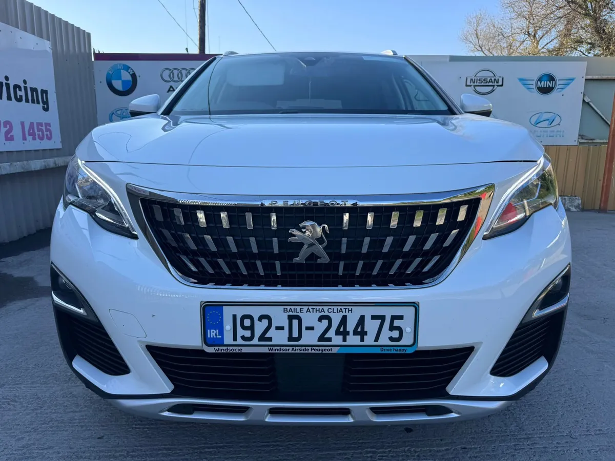 192 Peugeot 3008 1.2 PureTech 130bhp Allure - Image 3