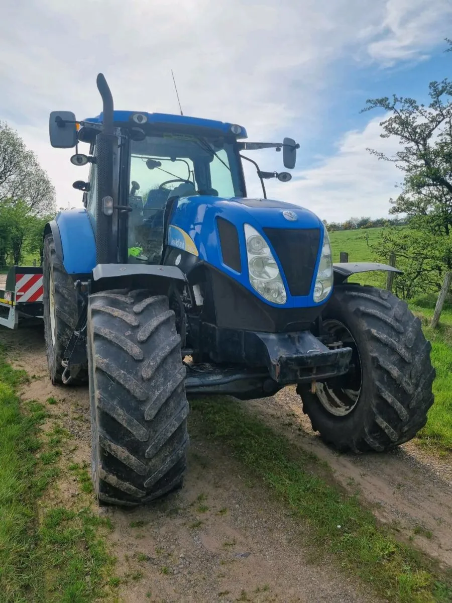 T7040  New Holland - Image 3