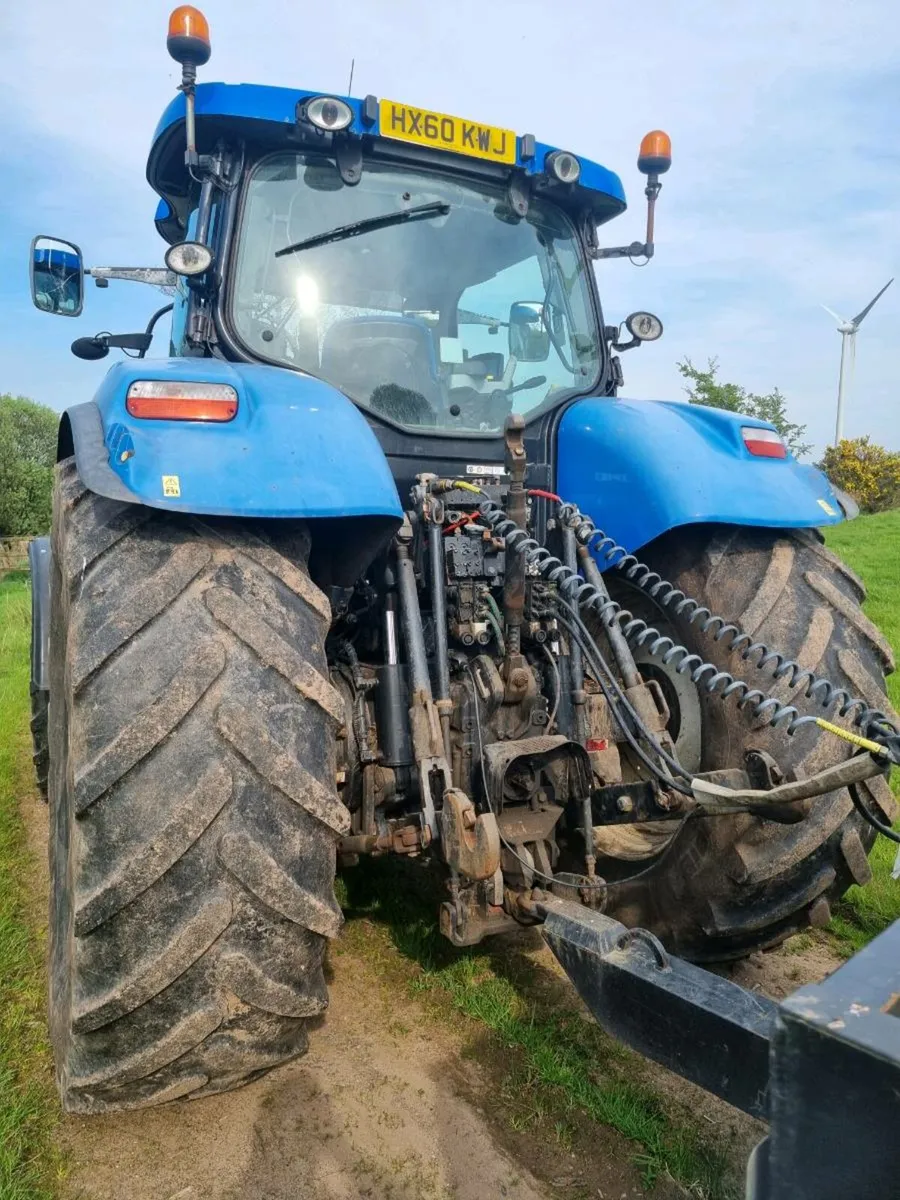 T7040  New Holland - Image 4