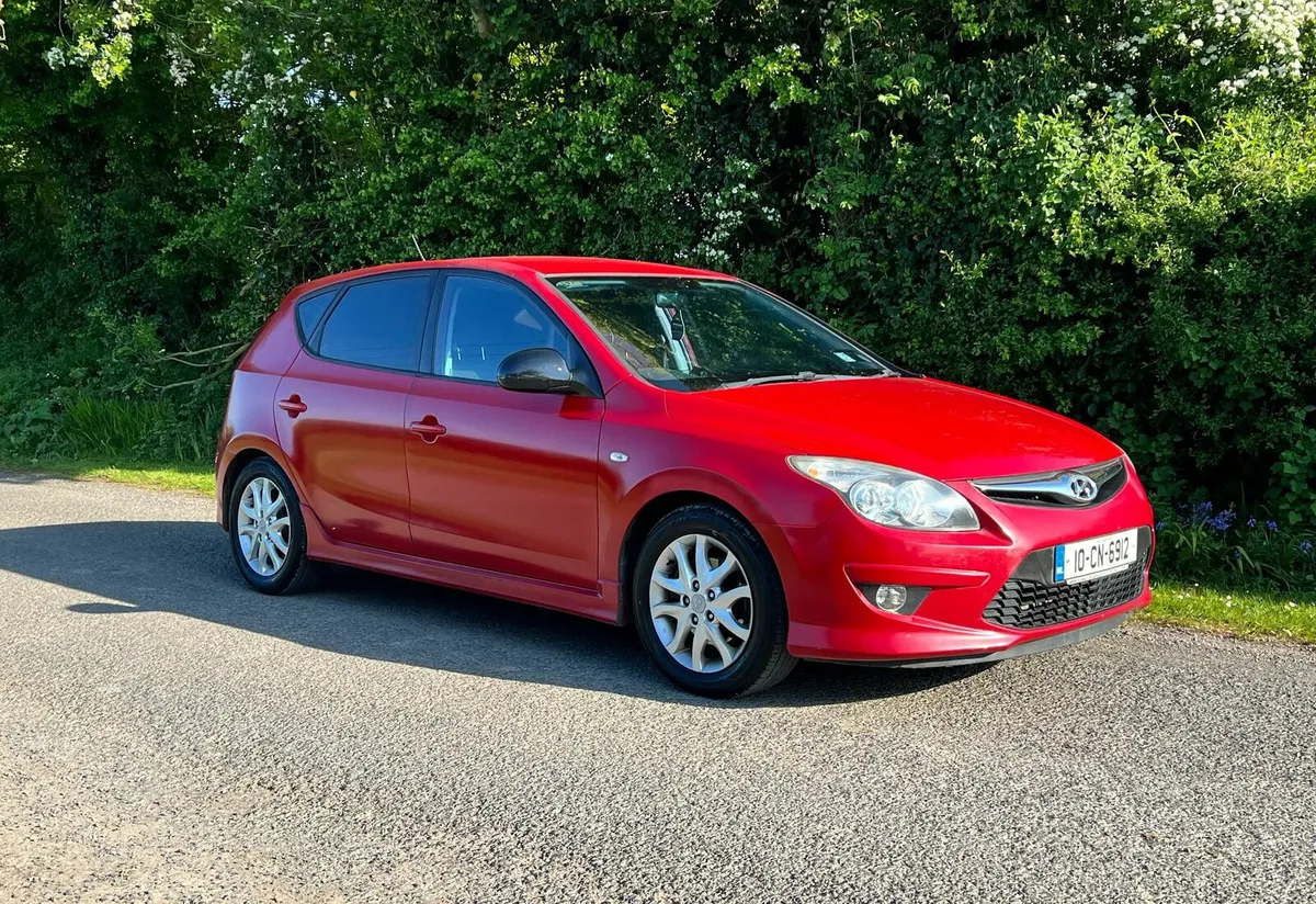 Hyundai i30 Deluxe 2010 1.6CRDI new nct 12/25 tax - Image 1