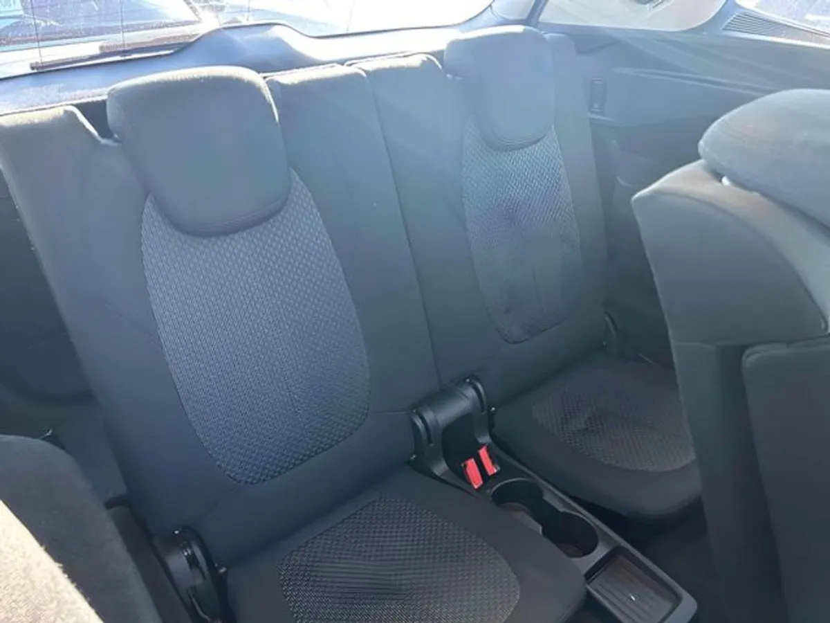BMW 2 Series 218D 7 Seater  Automatic  Reversing - Image 4
