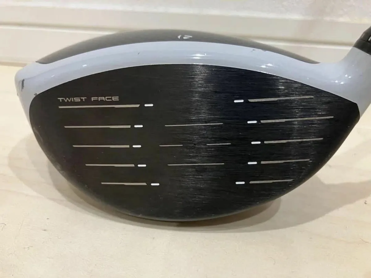TaylorMade SIM2 9 deg driver head only & headcover - Image 4