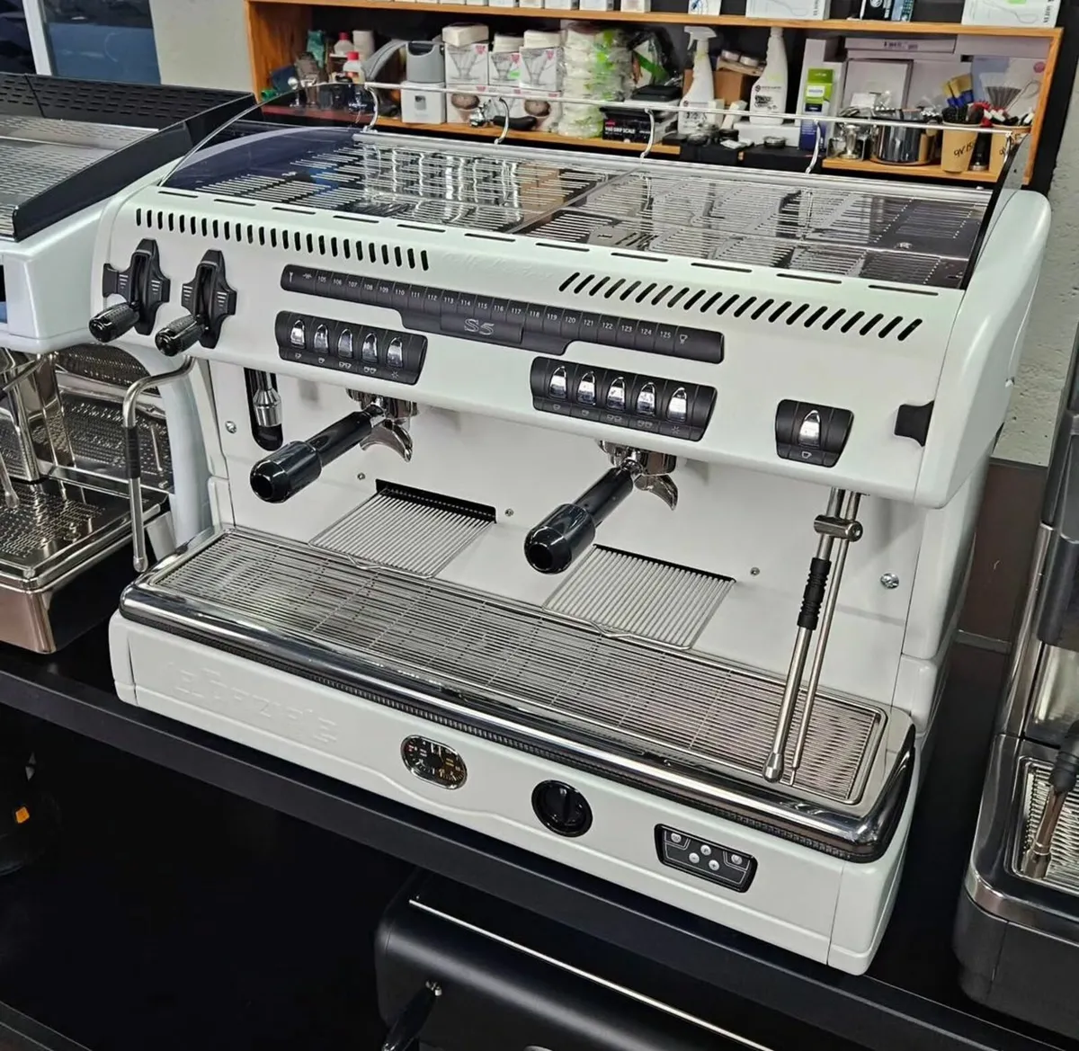 Professional Espresso Machine – Long-Term Rental - Image 4