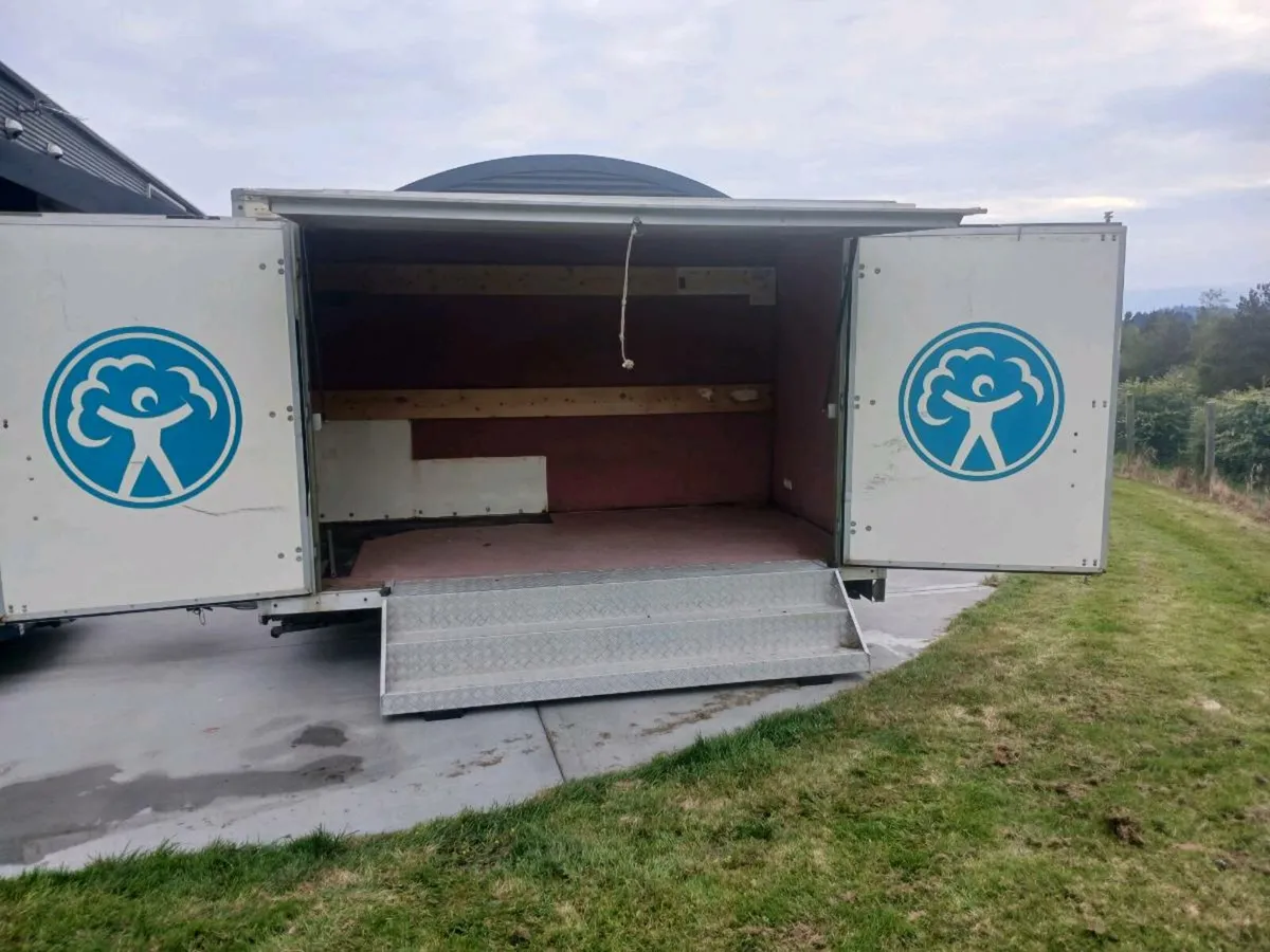 Exhibition trailer - Image 3