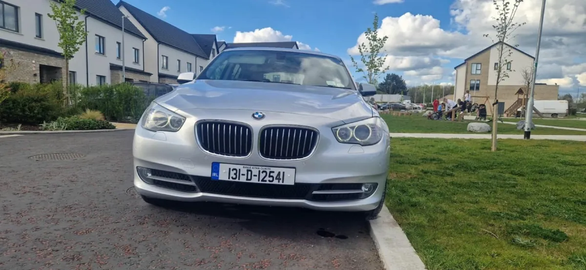 BMW 5-Series 2013 - Image 2