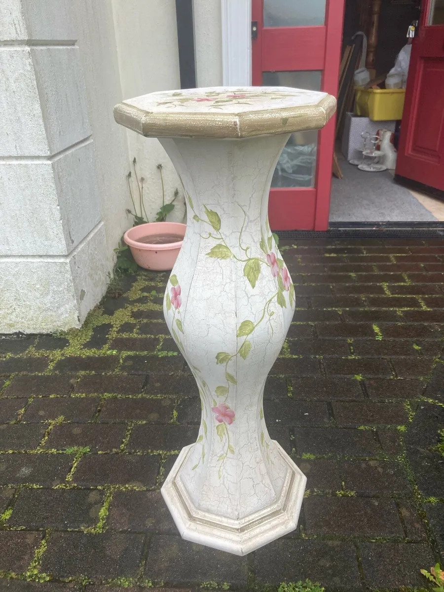 Plant/lamp stand - Image 1