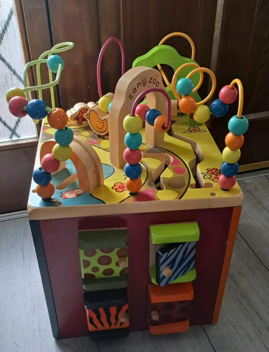 Zany zoo activity cube - Image 1