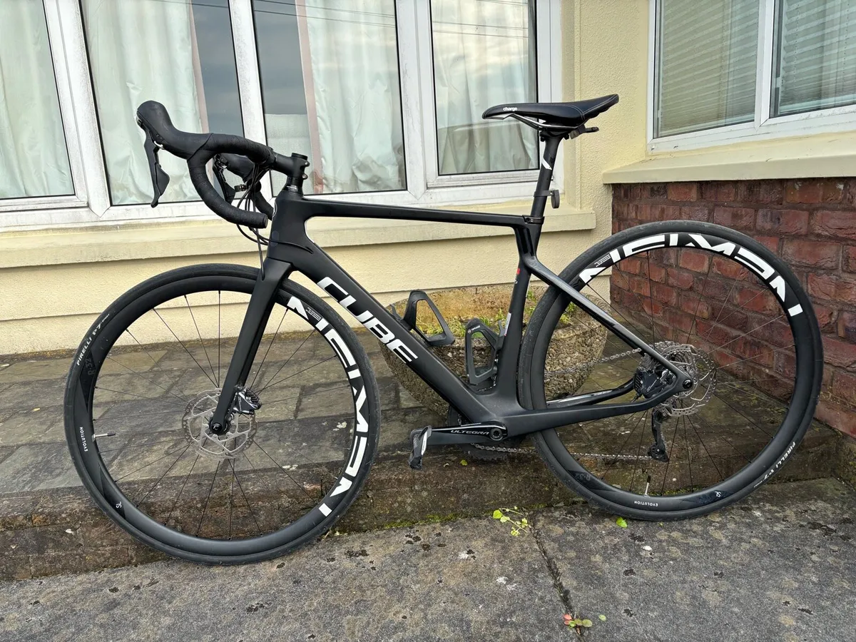 Cube C 62 Road bike - Image 1