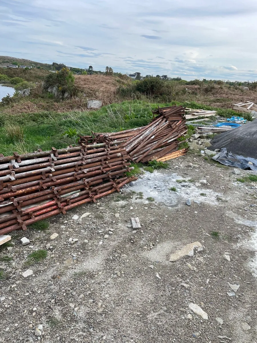 18 bays of scaffolding - Image 2
