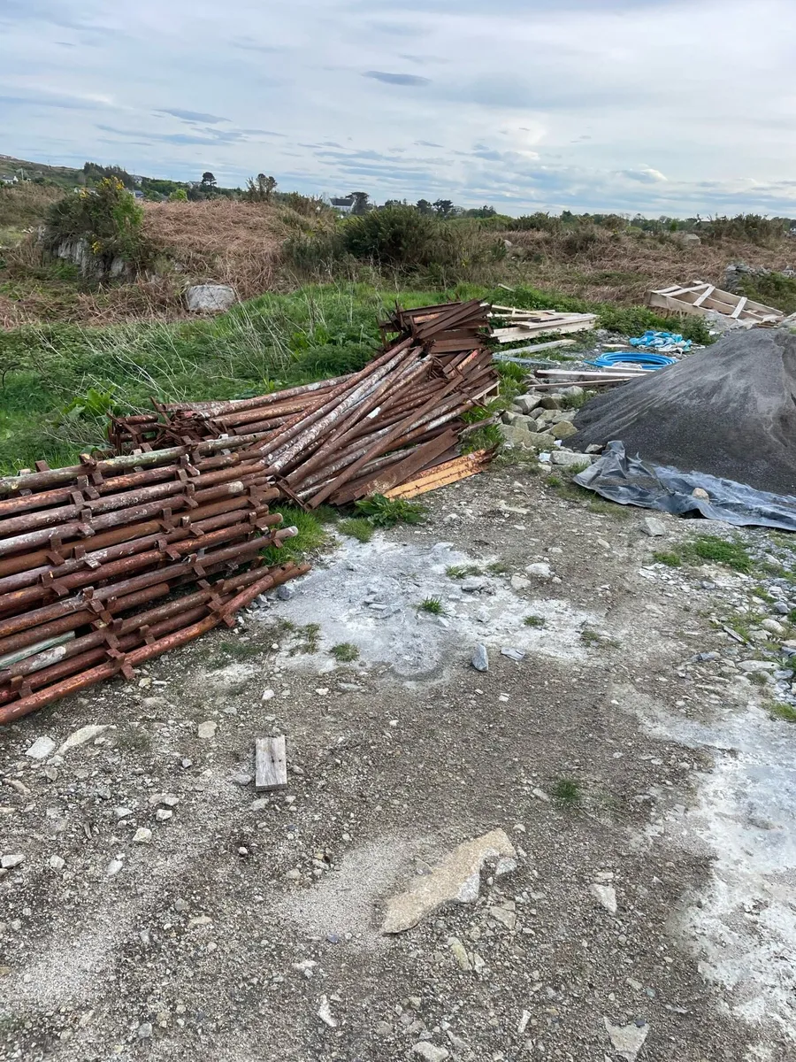18 bays of scaffolding - Image 3