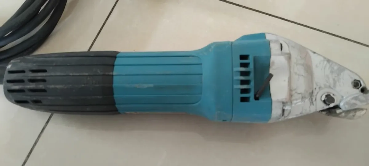 Makita JS1601 Tin Shears 110v - Image 2