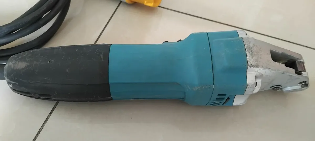 Makita JS1601 Tin Shears 110v - Image 4